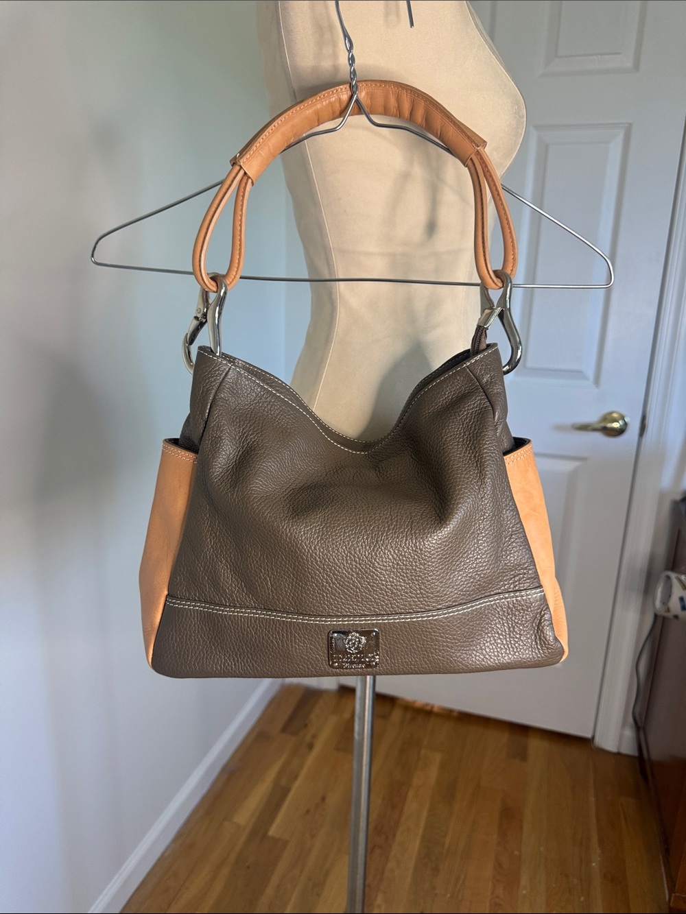 I. Medici Firenze Two-Tone Leather bag from Italy.